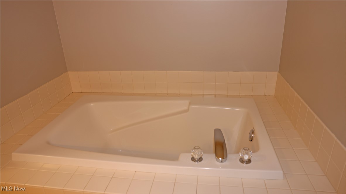 Macintosh Farms Condo 02 - Residential