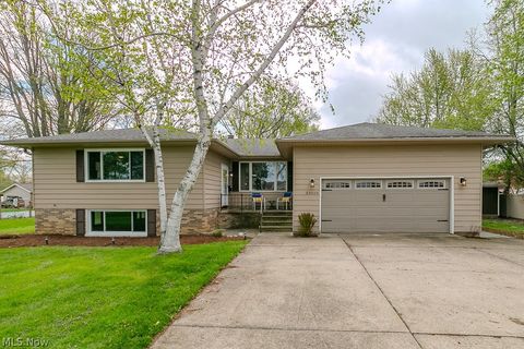 Photo of 33510 Lake Shore Boulevard, Lakeline, OH 44095 (MLS # 5200473)