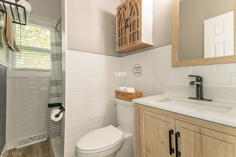 Tiny photo for 33510 Lake Shore Boulevard, Lakeline, OH 44095 (MLS # 5200473)