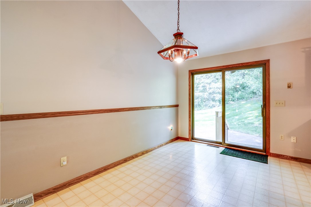 2577 Sweitzer Road, Uniontown, Ohio image 13