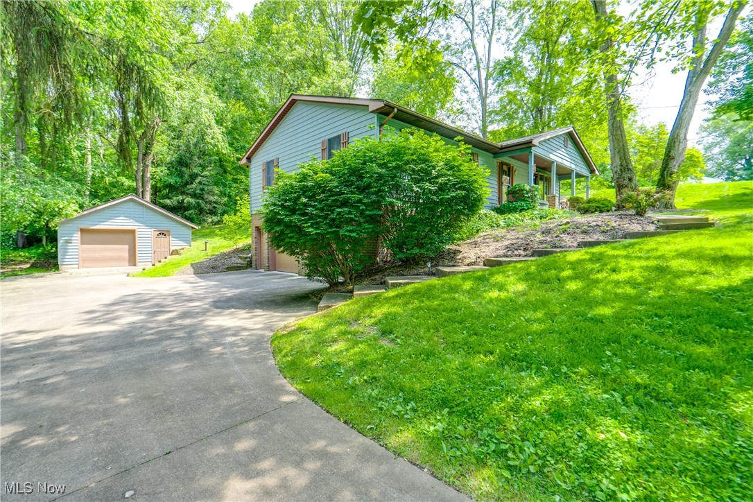 2577 Sweitzer Road, Uniontown, Ohio image 4