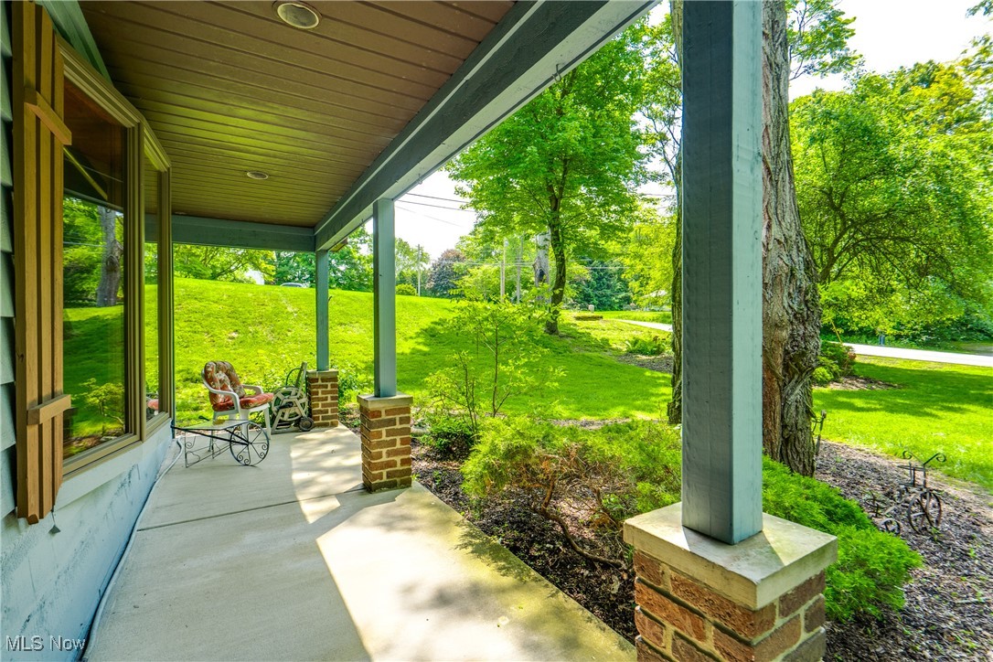 2577 Sweitzer Road, Uniontown, Ohio image 3