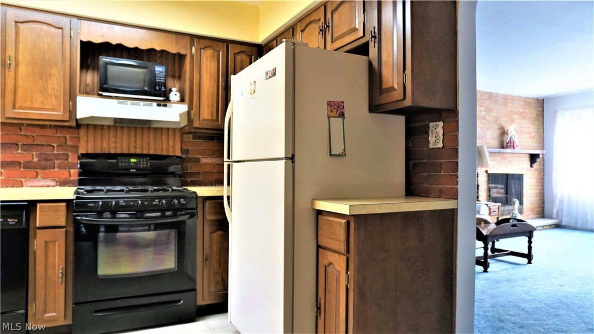 Green Lawn Knolls - Residential