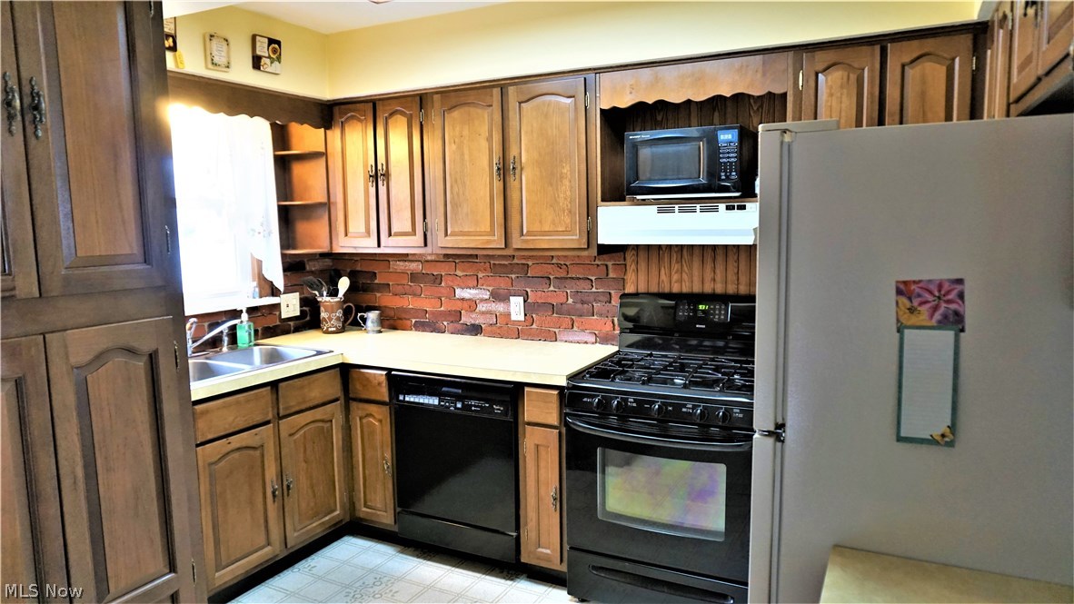 Green Lawn Knolls - Residential