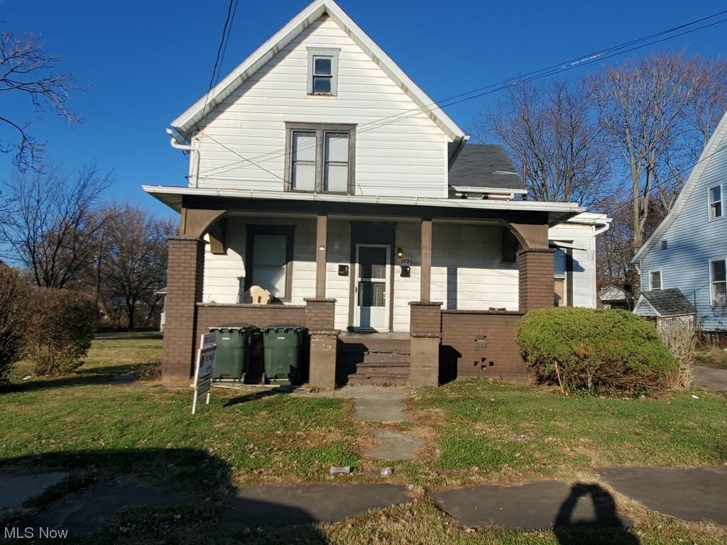 Great Investment Opportunity! Let the rent help make your mortgage payment. Perfect owner-occupied or great investment up/down duplex.First floor: 3 bedrooms, living room, kitchen, dining room, and full bathroom. Full basement. Second floor: 2 bedrooms, living room, kitchen, and full bathroom. 2 car garage. Water heater was replaced in 2020, New Storm door in back, and New Metal exterior door in the basement. The property is close to downtown. Seller Motivated!