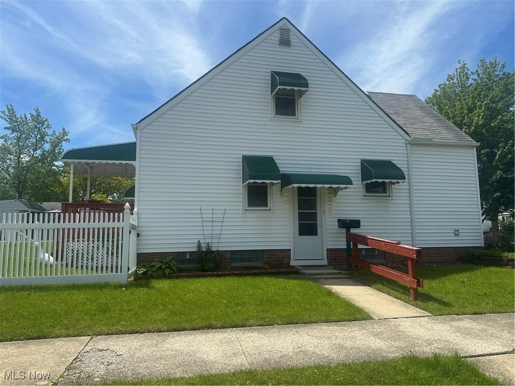 12704 Oak Park Boulevard, Garfield Heights, Ohio image 3