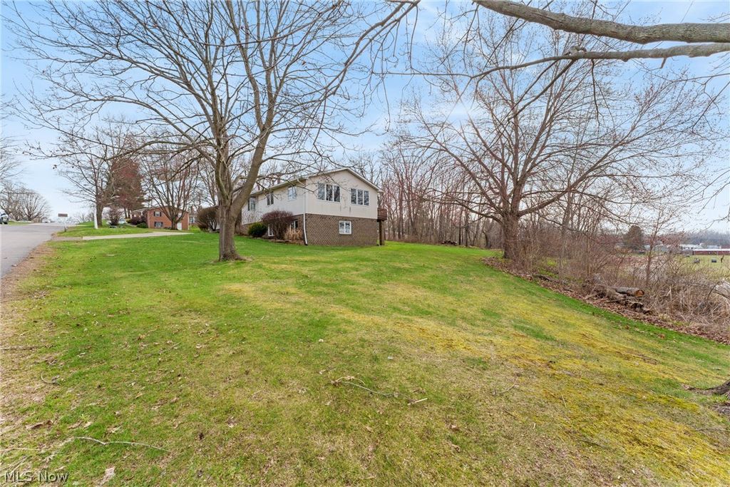 Photo of 901 N Marion Avenue, Louisville, OH 44641 (MLS # 5193573)