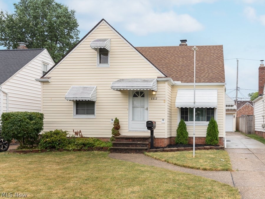 Photo of 8812 Beech Avenue, Brooklyn, OH 44144 (MLS # 5223672)