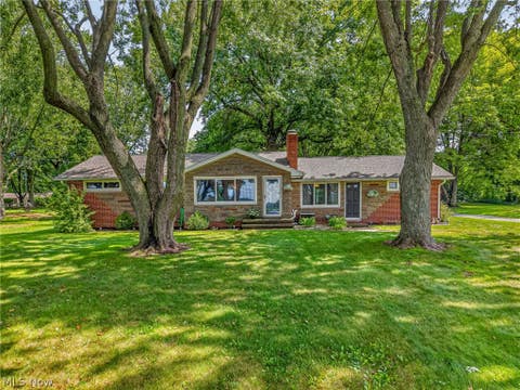 Homes For Sale - 9842 Market Avenue<br/> Hartville, OH 44632