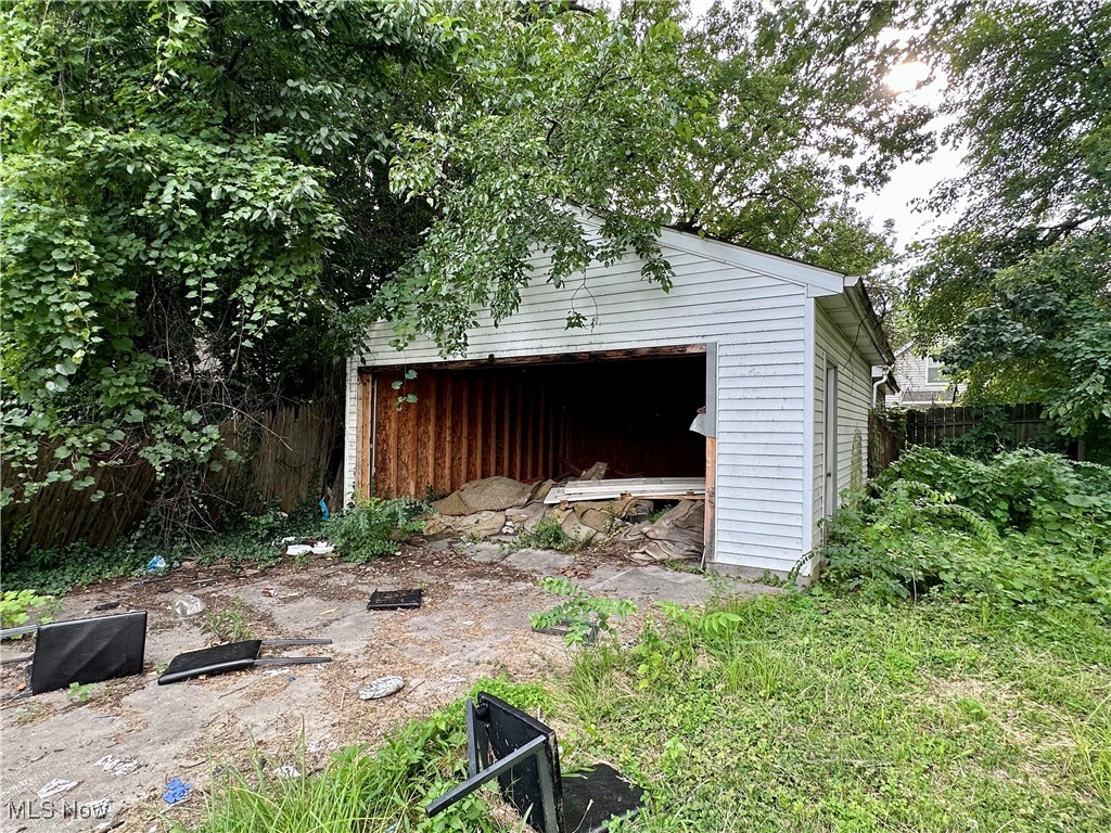 Jabesh Gallups - Residential