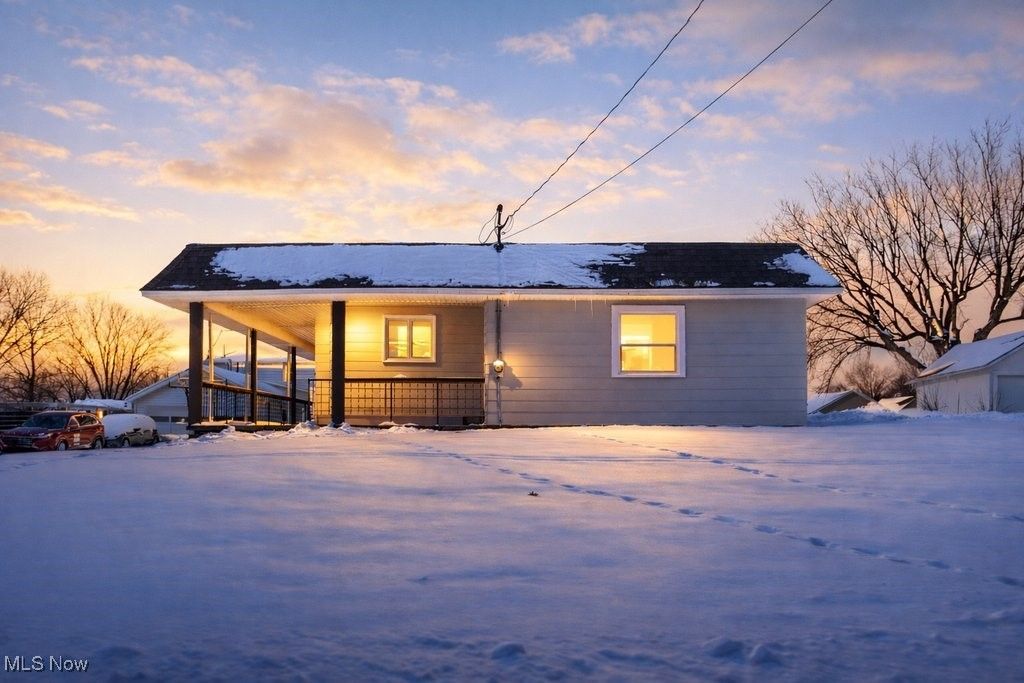 Photo of 319 26th Street SE, Massillon, OH 44646 (MLS # 5184207)