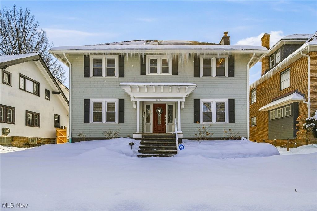 Photo of 3014 Euclid Heights Boulevard, Cleveland Heights, OH 44118 (MLS # 5183576)