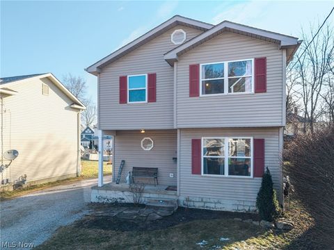Homes For Sale - 67 25th Street<br/> Barberton, OH 44203