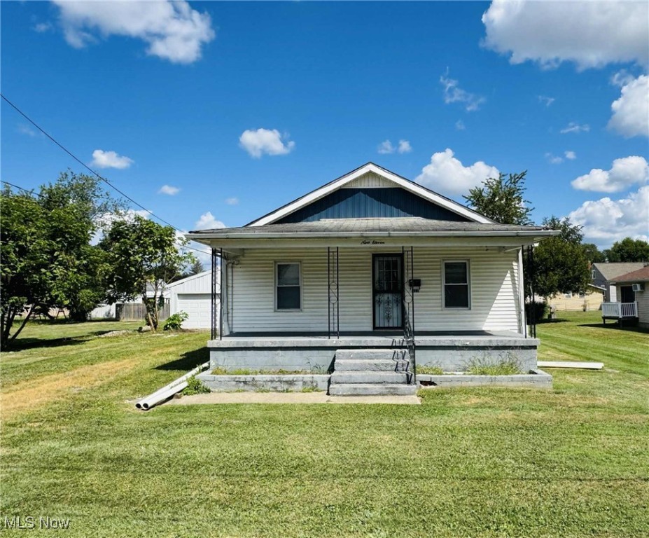 STOP SCROLLING, INVESTORS & DIY-ers! Rare find right in the heart of Zanesville! This 3 bedroom / 1 bath home sits on a half acre of land and even comes with a two-car garage, fenced-in backyard and additional city lot. Sure, it needs a little updating & some TLC, but that just means opportunity. Whether you’re an investor looking for your next project or a buyer who’s not afraid of a little elbow grease, this one’s calling your name. Space. Location. Potential. All wrapped into one rare property. Don’t wait, reach out today before this opportunity is gone!