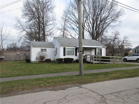 Single Family Residence in Ashtabula OH 1723 29th Street.jpg