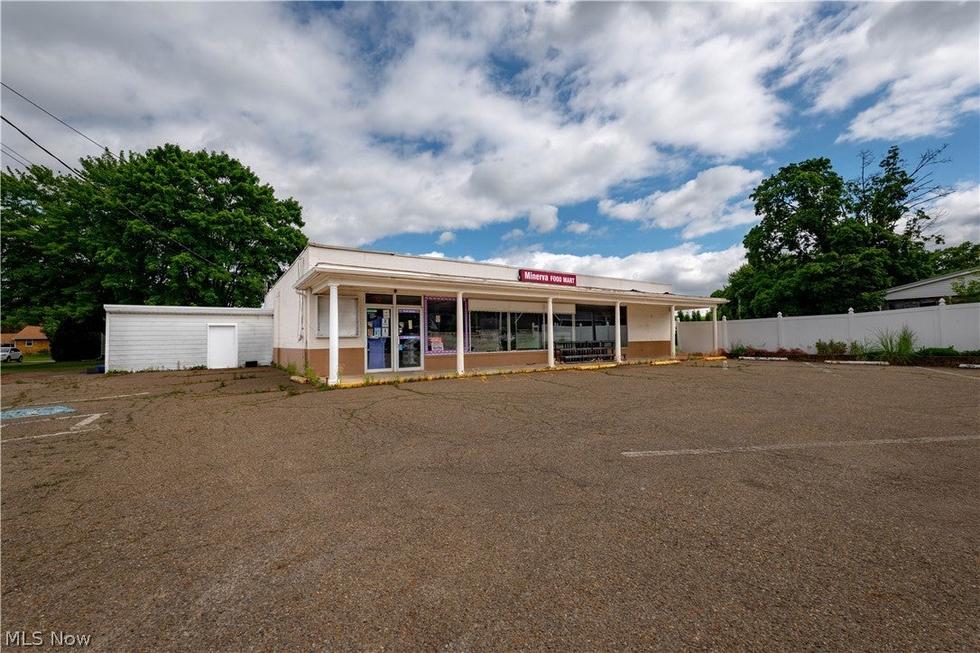 726 E Lincoln Way
