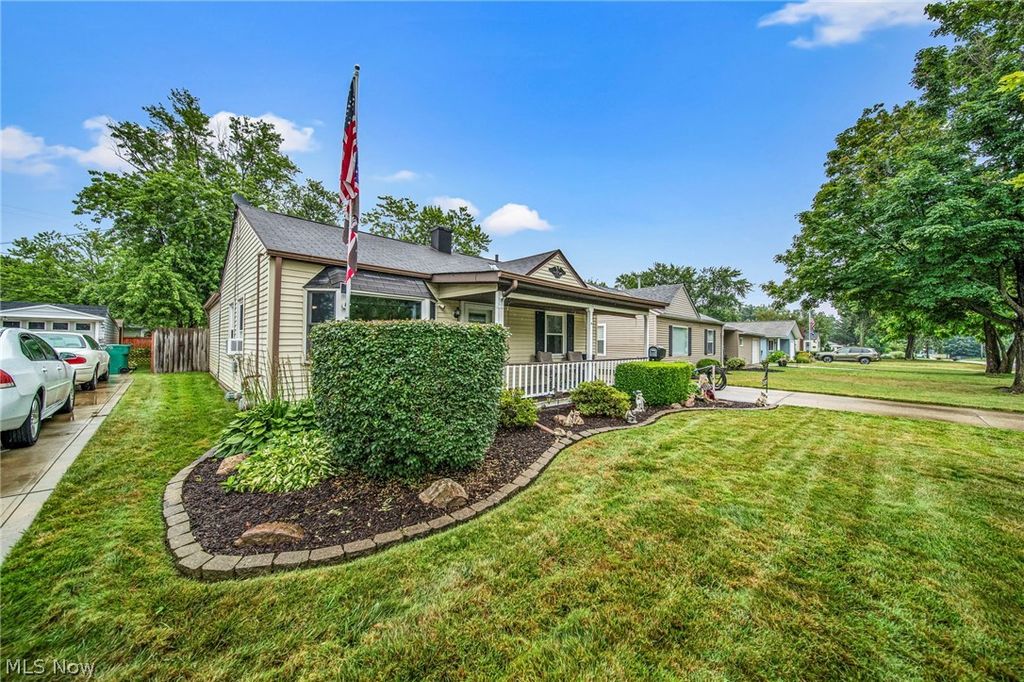 Photo of 5027 Glenn Lodge Road, Mentor, OH 44060 (MLS # 5194275)