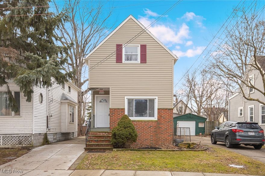Welcome to 11915 Franklin Blvd, an ideal choice for anyone looking for comfort and
convenience in the most desirable neighborhood Lakewood, on main street, short drive
to downtown Cleveland, on bus line too.This charming 2 bedroom and 1.5 bathroom
offers a perfect blend of classic character and modern updates. Large family room with
the perfect window seat positioned under newer windows, great for additional seating,
decorating, having your morning coffee or reading, and maximizes the ideal amount of
natural light coming into the room. Hardwood floors throughout the kitchen with white
cabinetry, white appliances to match and a pass-through window into the living room
giving a nice opening between the two rooms. Off the kitchen you have an overflow
space that leads to the privately fenced in back-yard. Upstairs features your 2 rooms
with vaulted ceiling and great closet space and your full bathroom, complete with
ceramic tile flooring, a walk-in shower and tub! Unfinished basement is perfect for
adding additional living space, storage or rec area. Newer mechanicals and updated
electrical panel. Located just minutes from shopping, dining, parks and much more,
unbelievable opportunity, will not last long! .Schedule your showing with confidence
today! No HOA.