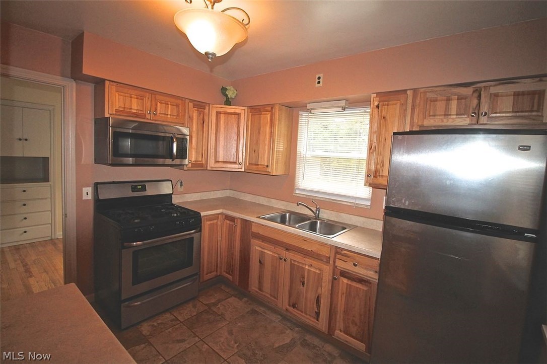 Harold J Whites Sub #1 - Residential Lease