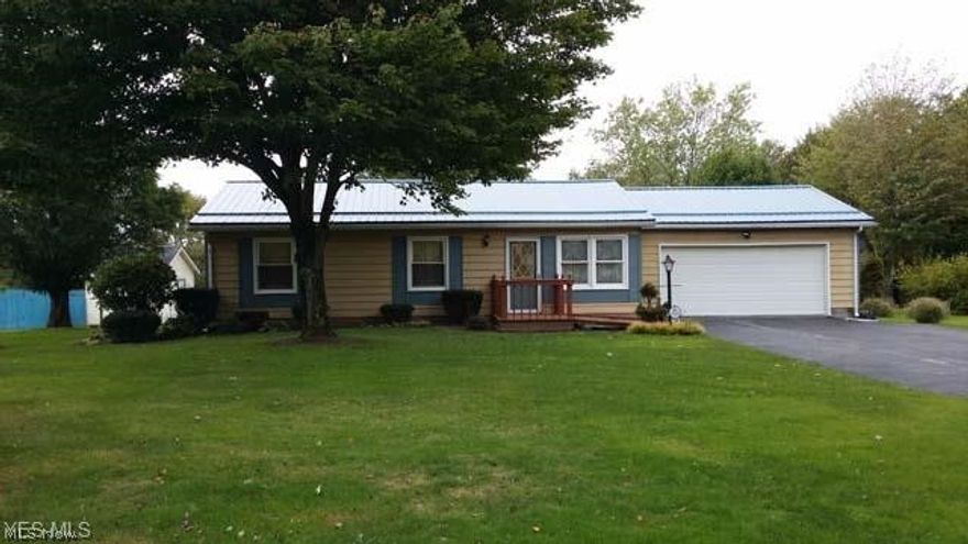 Don't blink because this one will be gone.  Adorable 3 br, 2 garage and paved driveway ranch in Jefferson on 1.60 acres.  Stove, refrigerator and dishwasher were purchased in 2017.  The metal roof was put on in 2013.  New laminate flooring.  Comes with a fenced in pasture and two sheds.  This home sits on a gorgeous parcel of land with a creek running through the back of the property.  The fenced in section of the yard was used for dog training!  Start your very own hobby farm.   Enjoy backyard cookouts on the back deck while the kids play in the yard.  Absolutely gorgeous island of landscaping that just needs someone's green thumb to bring it back to its glory.