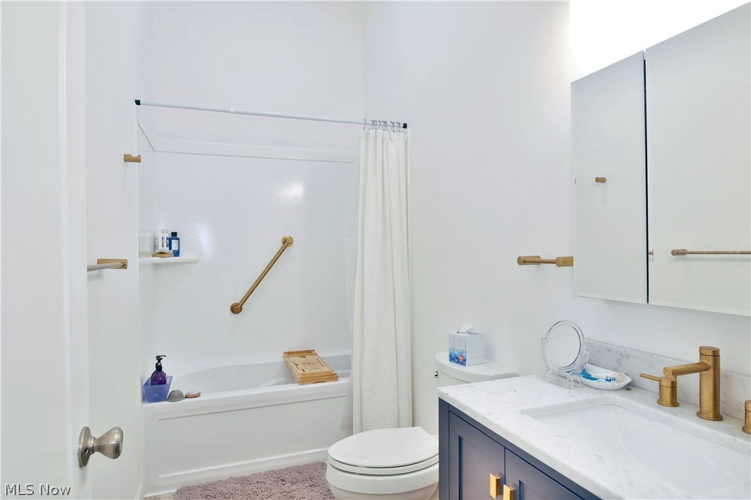 Pineview Village Condo - Residential