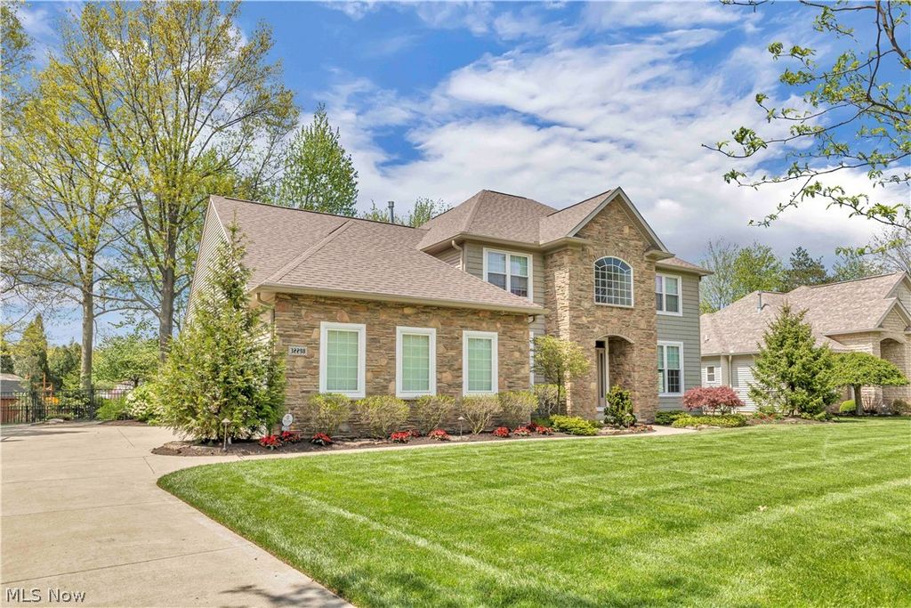 Photo of 32298 Monaco Place, Avon Lake, OH 44012 (MLS # 5205545)