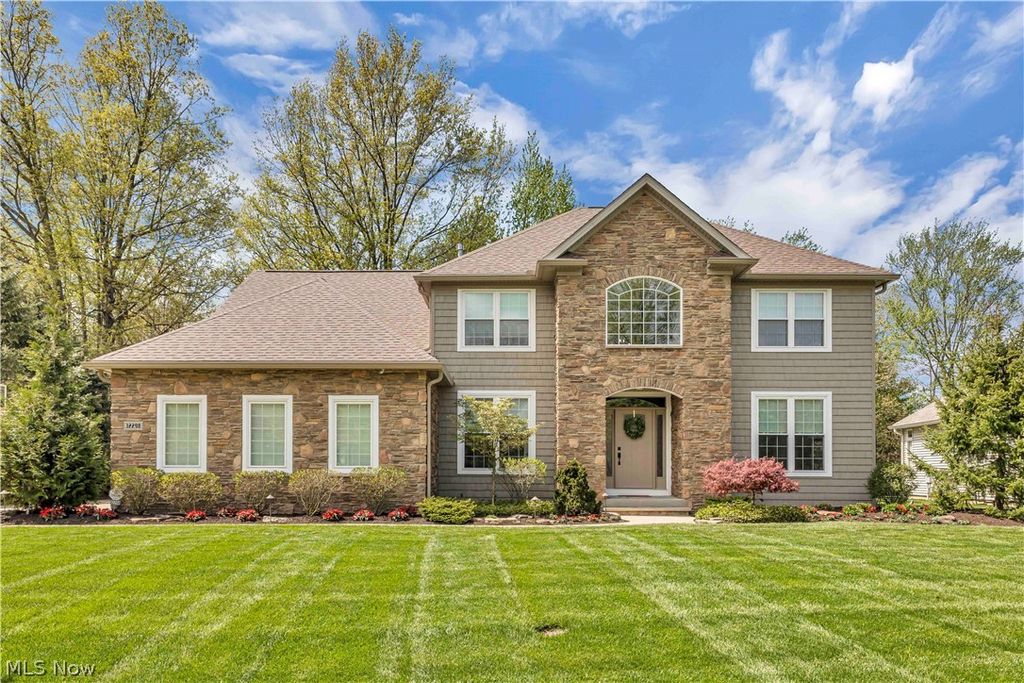 Photo of 32298 Monaco Place, Avon Lake, OH 44012 (MLS # 5205545)