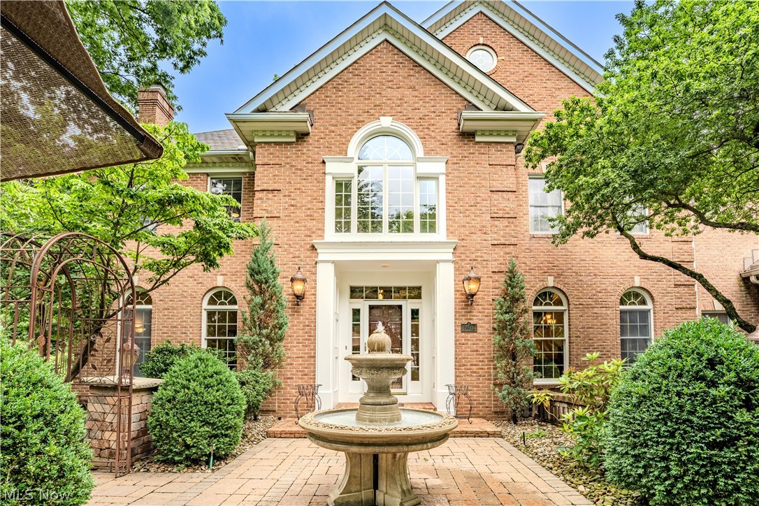 17504 Willow Wood Drive