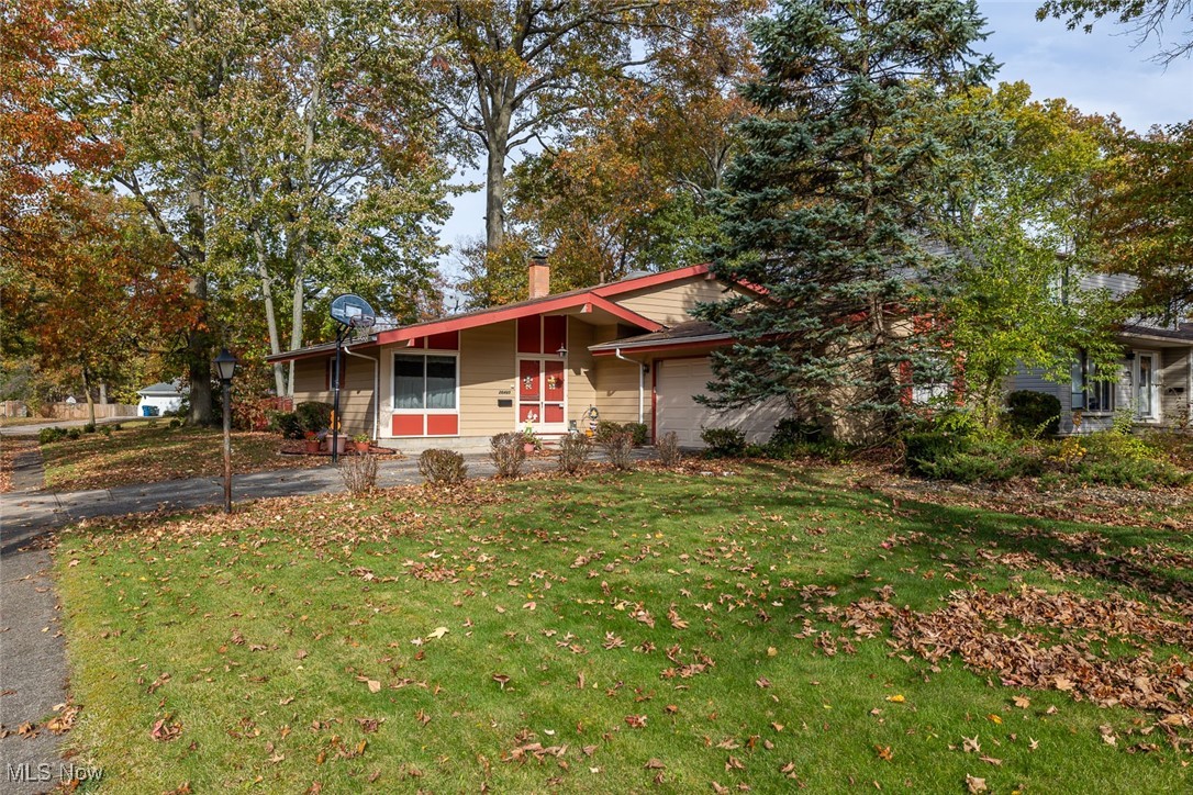 26460 Redwood Drive, Olmsted Falls, Ohio image 1