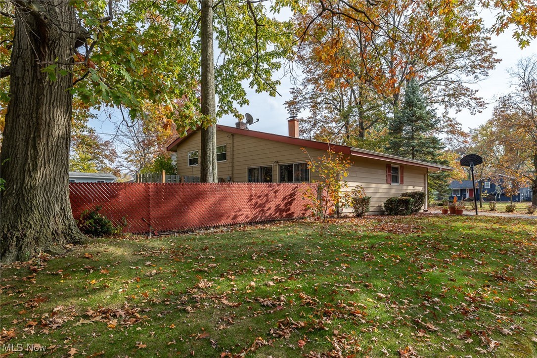 26460 Redwood Drive, Olmsted Falls, Ohio image 4