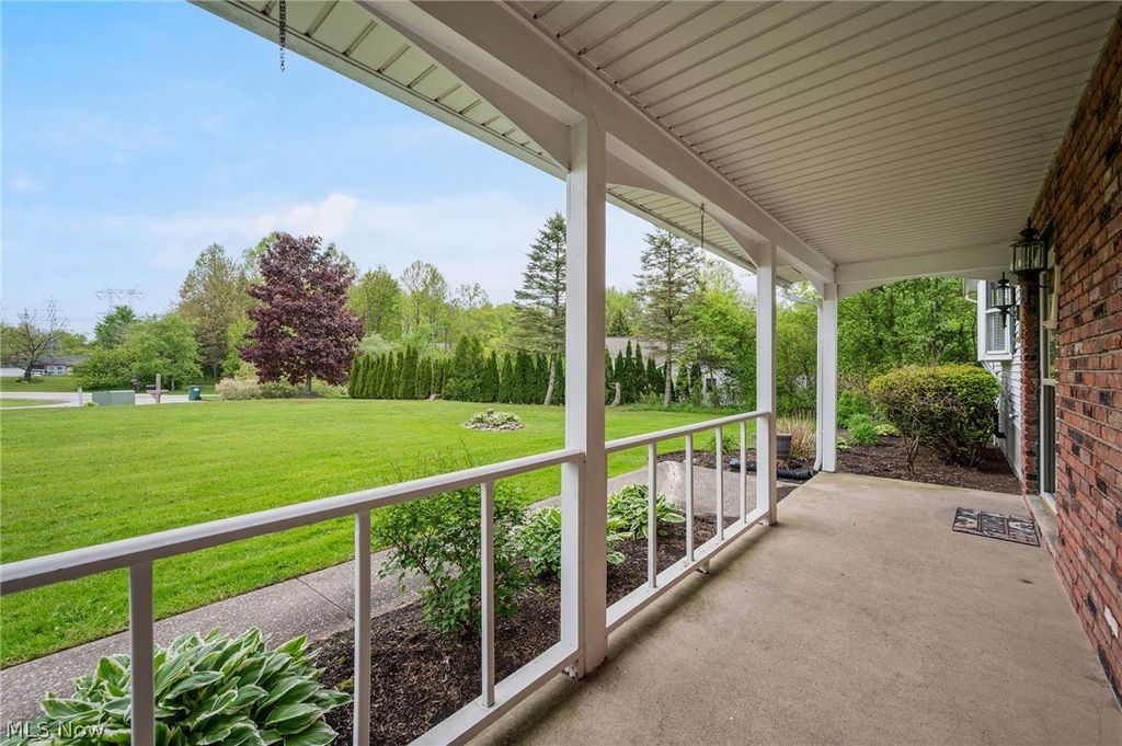 Photo of 10471 Meadowhurst Lane, Chardon, OH 44024 (MLS # 5210076)