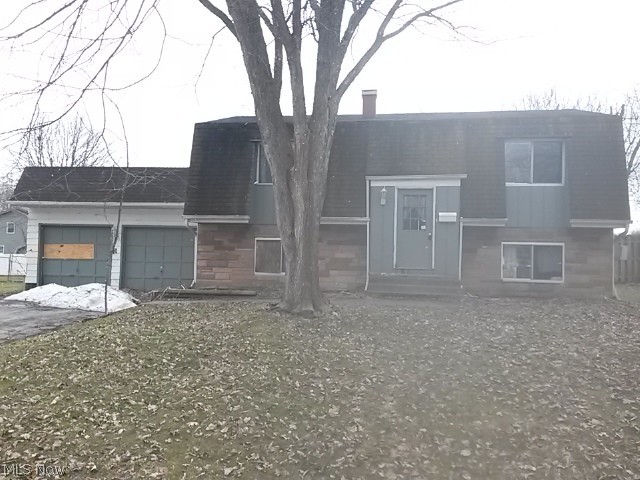 This up and down duplex is the perfect property for the investor willing to do a little work. Each unit has large living room, kitchen, dining area, two bedrooms and bath. Two car attached garage, large lot. This will be a great start or addition to your portfolio. Call today, this will not last long.