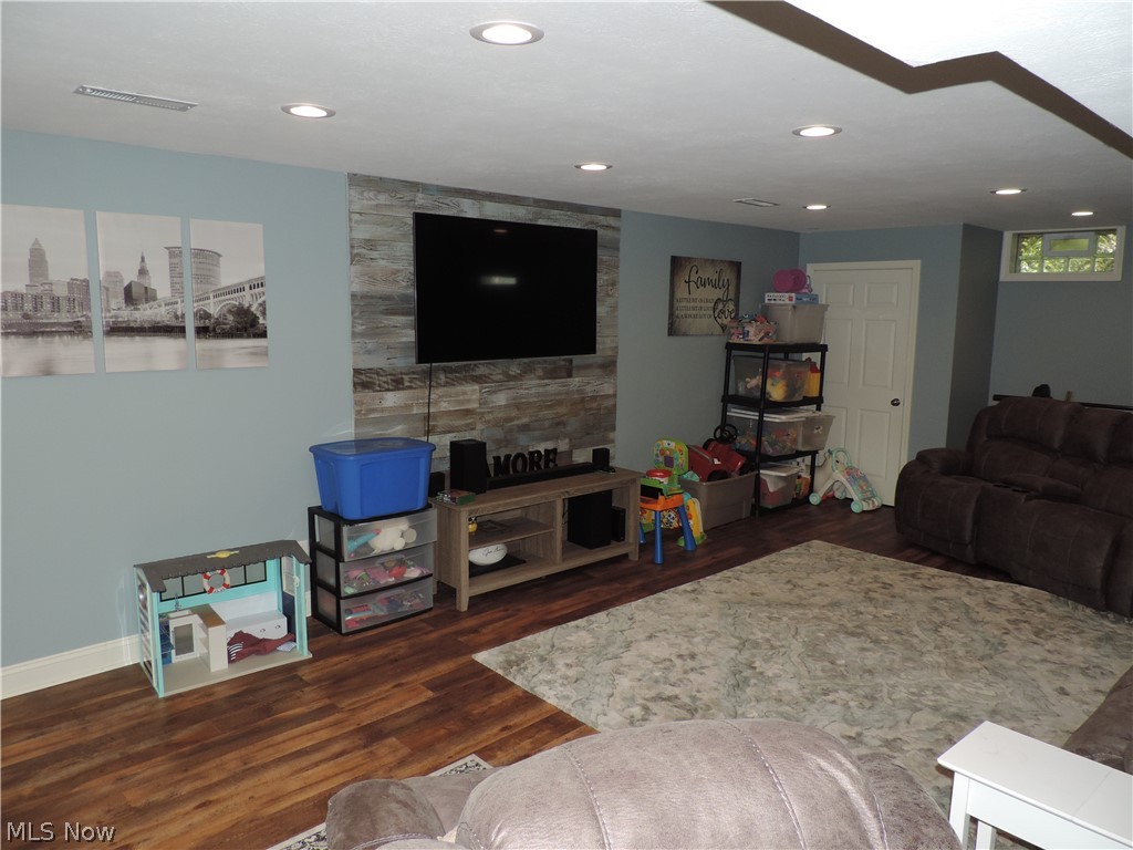 Maple Leaf - Residential