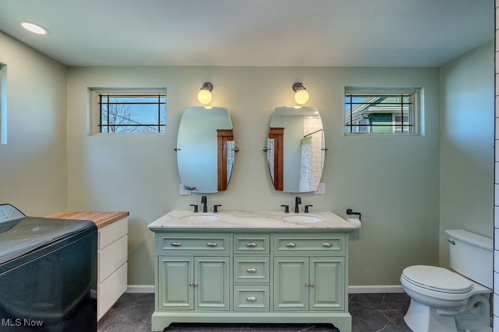 Parkersburg, West Virginia 26101, United States, 3 Bedrooms Bedrooms, ,3 BathroomsBathrooms,Residential,Active,82650