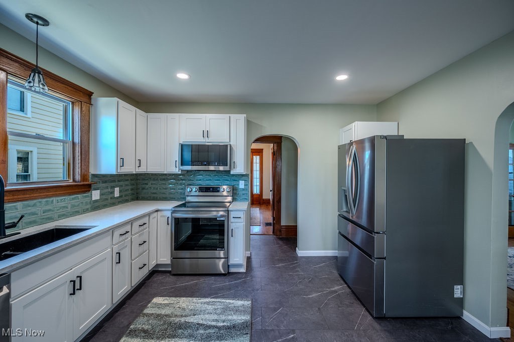 Parkersburg, West Virginia 26101, United States, 3 Bedrooms Bedrooms, ,3 BathroomsBathrooms,Residential,Active,82650