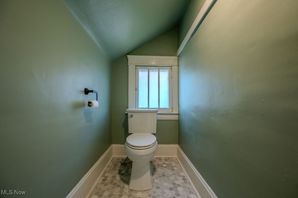 Parkersburg, West Virginia 26101, United States, 3 Bedrooms Bedrooms, ,3 BathroomsBathrooms,Residential,Active,82650