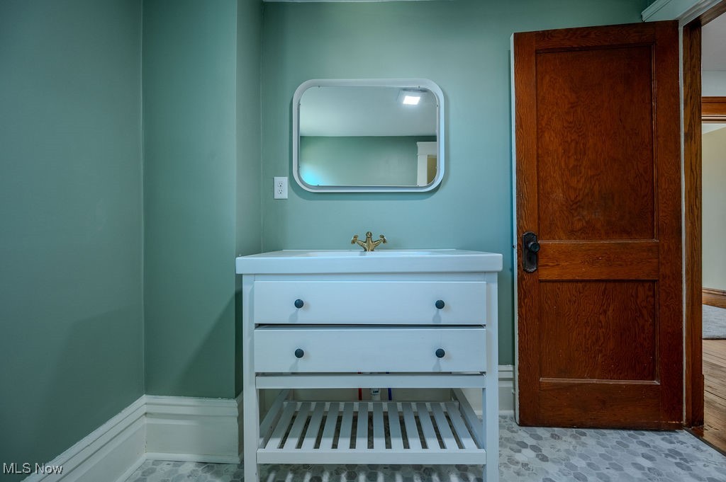 Parkersburg, West Virginia 26101, United States, 3 Bedrooms Bedrooms, ,3 BathroomsBathrooms,Residential,Active,82650