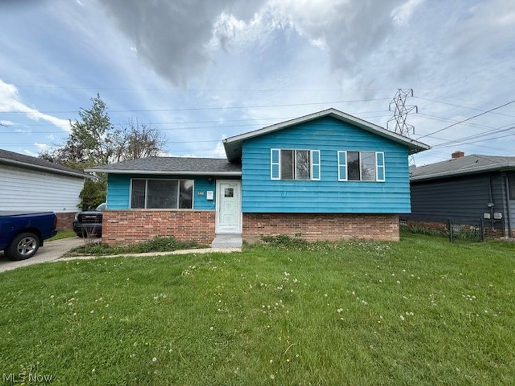 Photo of 6446 Wolf Road, Brook Park, OH 44142 (MLS # 5204015)