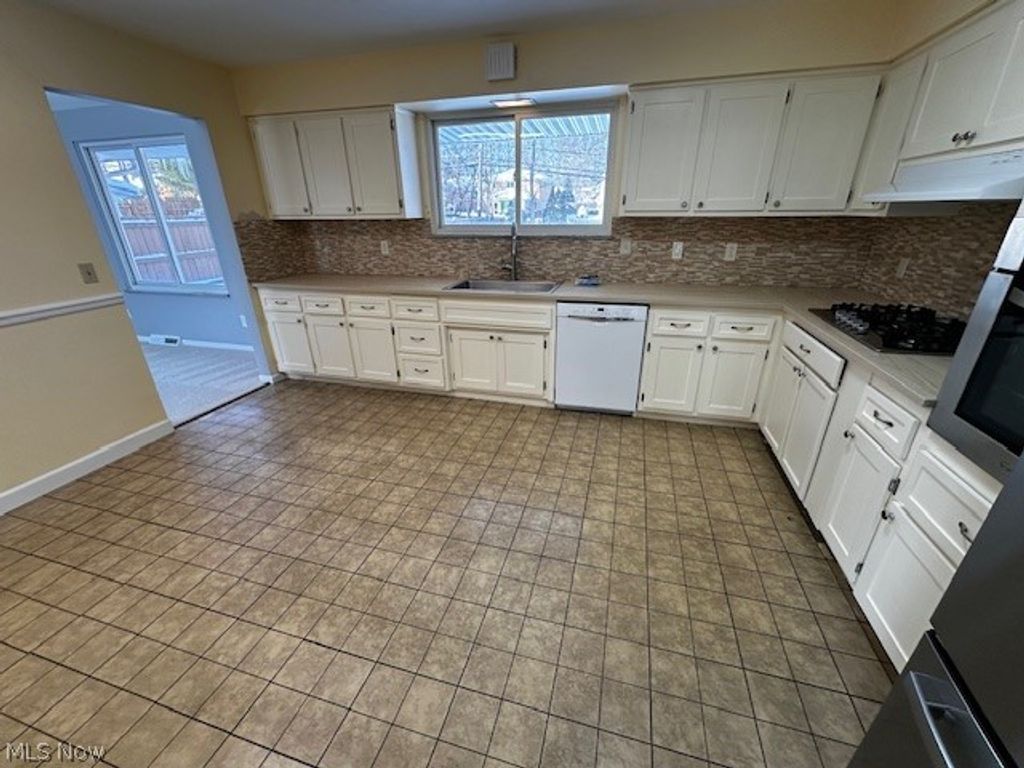 Photo of 7674 Daytona Drive, Parma, OH 44134 (MLS # 5185734)