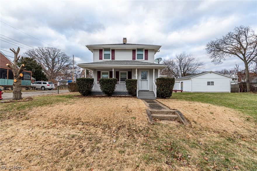 WOW WOW WOW!!  Talk about a turn key house.  This one will not disappoint at all.  In 2011 the new roof was put on.  After that in 2014 cam the central air and new water softener.  Then in 2015 the owners updated the kitchen and dining room then also put in new windows.  To top it all off this home sits on 2 lots with a 3 car garage. Truly and amazing find for this price.  Let's take a look at this place before it's gone!
