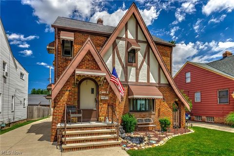 Single Family Residence in Parma OH 7716 Deerfield Dr.jpg