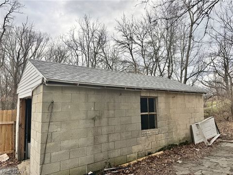 Tiny photo for 114 Penhale Avenue, Campbell, OH 44405 (MLS # 5187781)