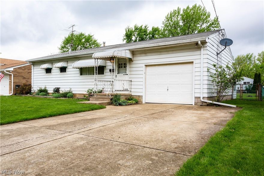 Welcome to 888 Sherwood in Elyria. This three bedroom ranch has an eat in kitchen, living room, and a
full basement. Hardwood flooring can be found throughout under the carpeting. The basement is
waterproofed and has a room that can be used as a play room, home school room, or further storage.
The attached garage is extra deep and connects to a patio. The yard is fully fenced and has a shed for
outdoor storage. Call today for a tour.