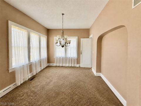 Tiny photo for 578 SE Oak Knoll Avenue SE, Warren, OH 44483 (MLS # 5216836)