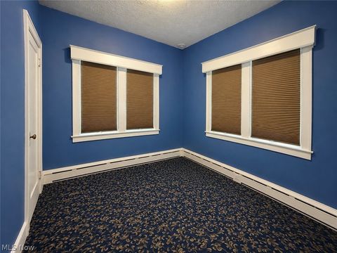 Tiny photo for 578 SE Oak Knoll Avenue SE, Warren, OH 44483 (MLS # 5216836)