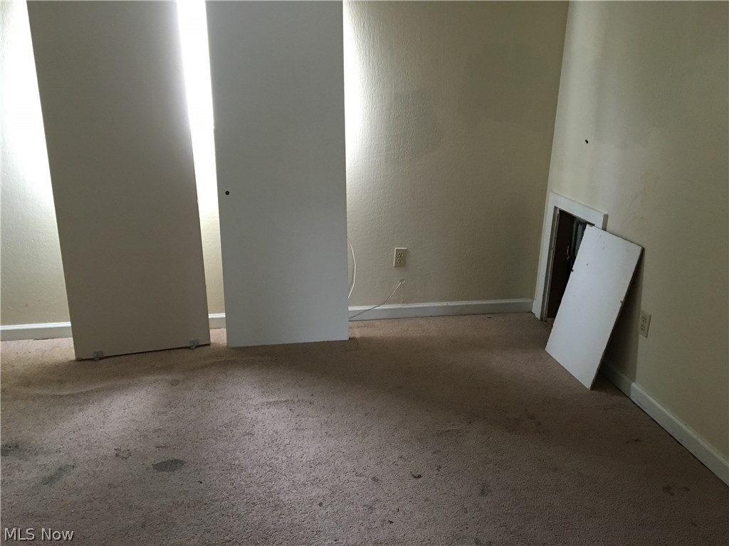 Banbury Village Condo - Residential