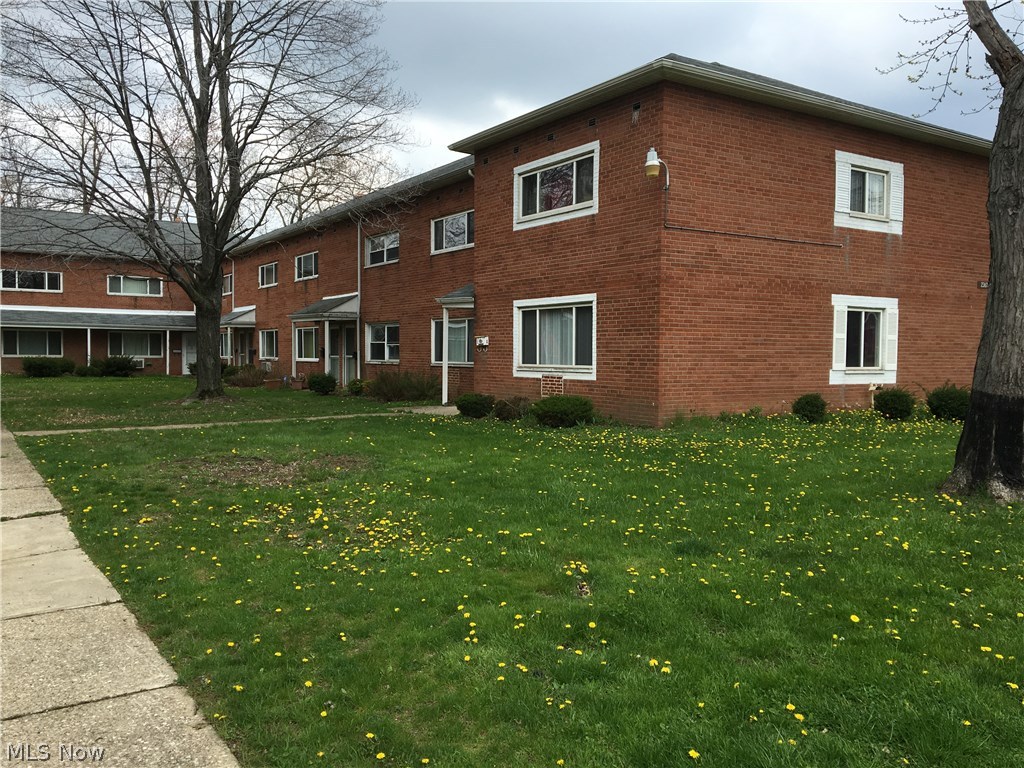 Banbury Village Condo - Residential