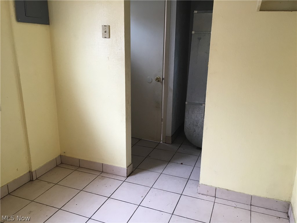 Banbury Village Condo - Residential