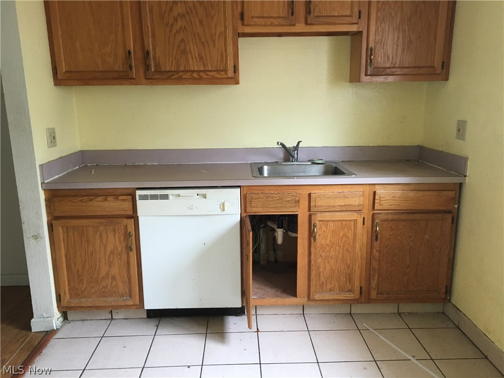 Banbury Village Condo - Residential