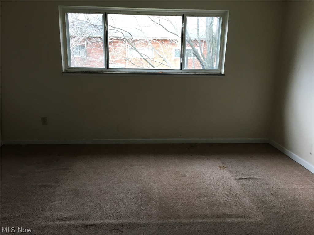 Banbury Village Condo - Residential